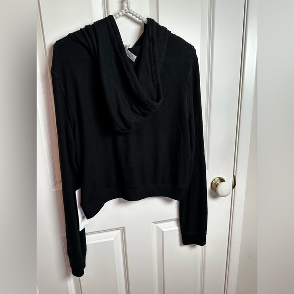 ALO Yoga black Long Sleeve crop hoodie - Picture 2 of 7